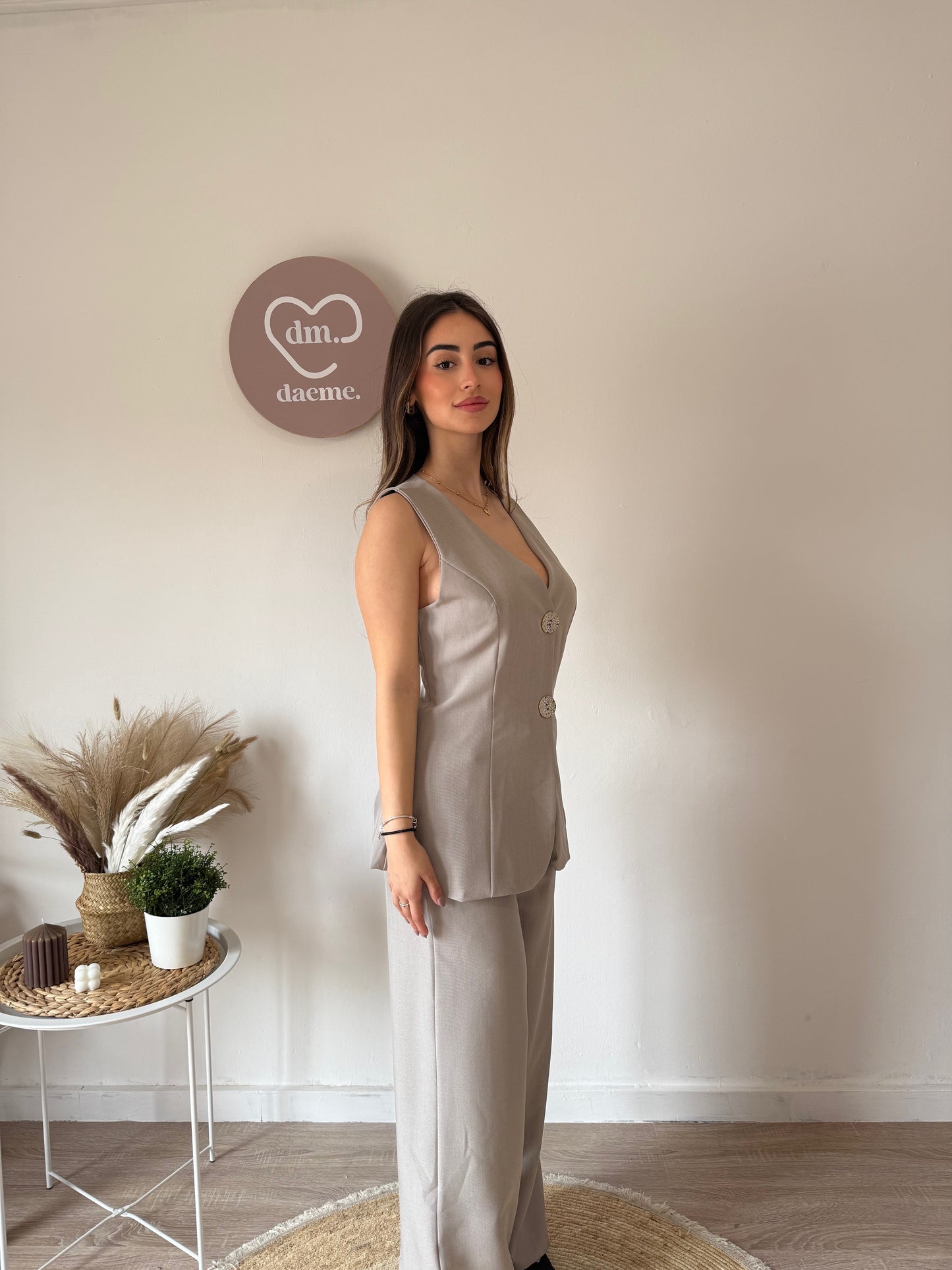 Conjunto chaleco crema