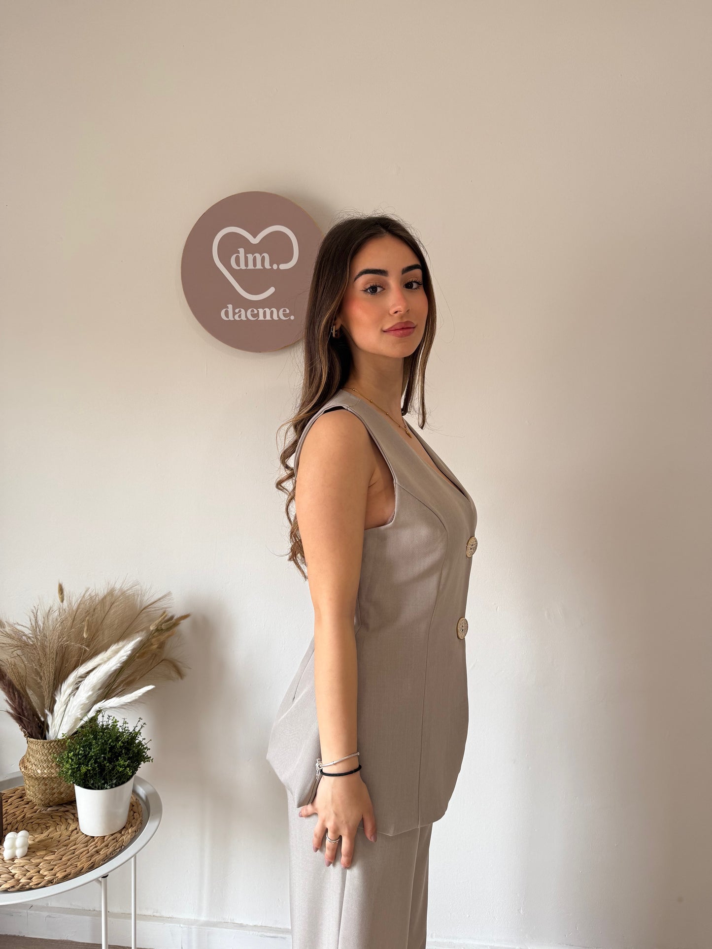 Conjunto chaleco crema
